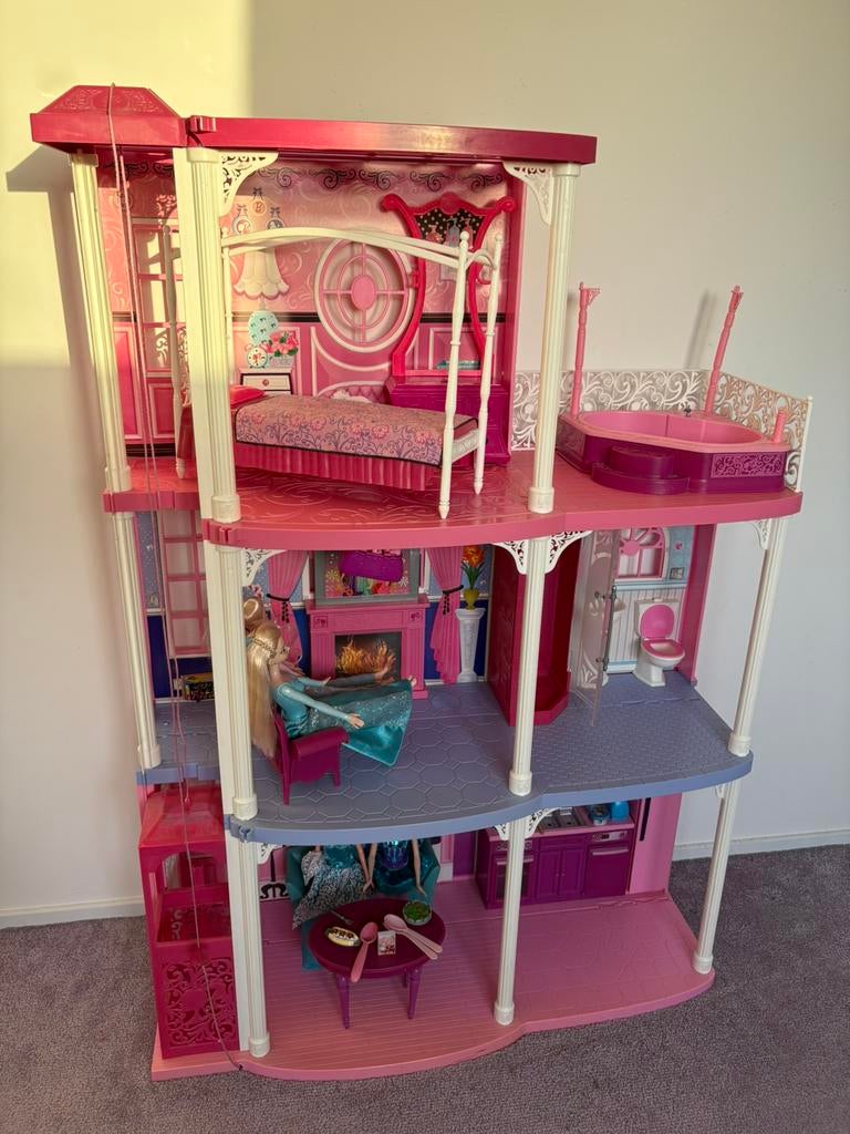 Barbie huis met lift en 6 soorten geluiden knoppen, Ophalen, Zo goed als nieuw, Poppenhuis