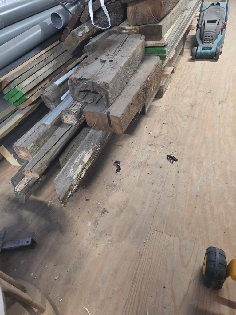 Oud droog hout: juffers en diverse lengtes/diktes, Doe-het-zelf en Verbouw, Hout en Planken, Ophalen, Gebruikt, Overige typen