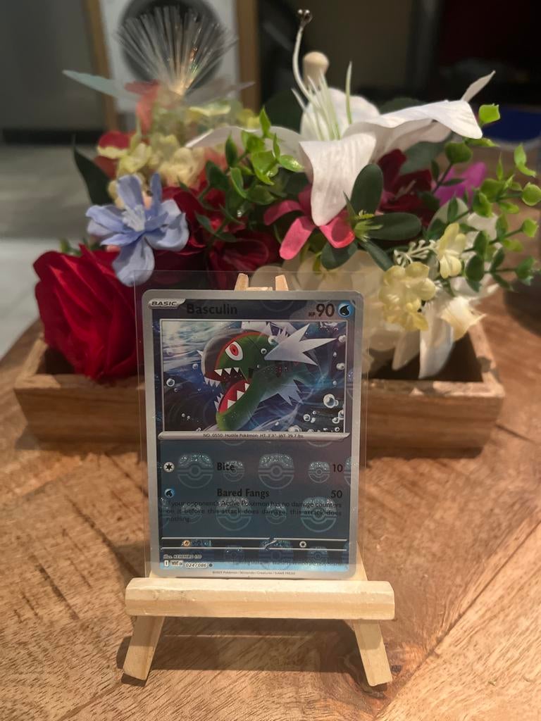 Basculin Pokémon kaart 024/086, Ophalen of Verzenden, Zo goed als nieuw, Losse kaart, Foil