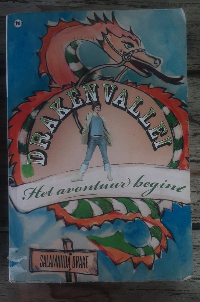Drakenvallei deel 1 & 2, Boeken, Kinderboeken | Jeugd | 10 tot 12 jaar, Zo goed als nieuw, Fictie, Ophalen of Verzenden