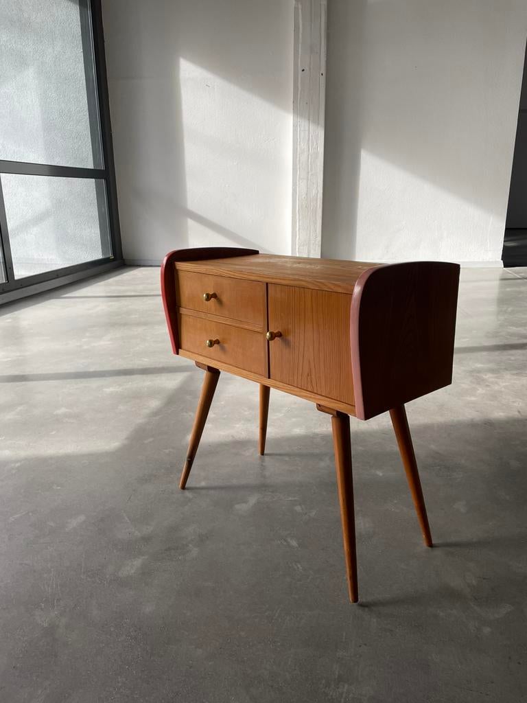 Leuk klein bijzetkastje jaren 50, Huis en Inrichting, Kasten | Overige, Ophalen, ., 2de hands, Zo goed als nieuw