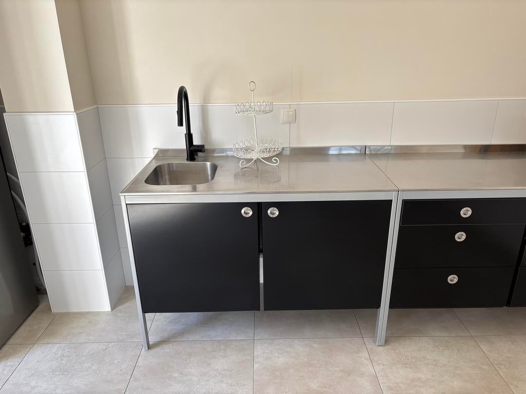 Keukenblok met spoelbak en lades, Ophalen, Gebruikt, Zwart, Enkelwandige keuken