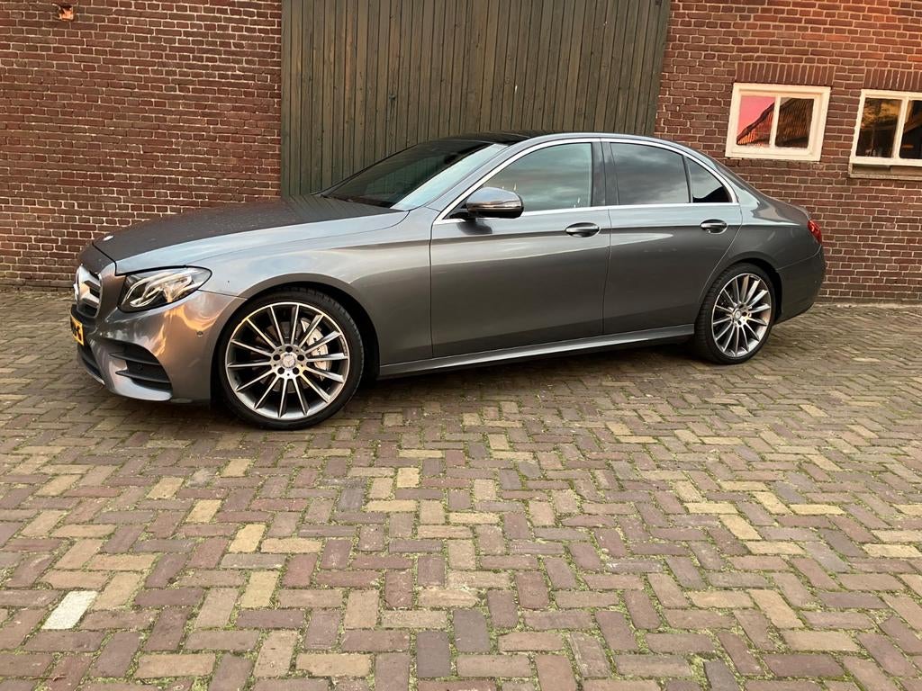 Mercedes E 200, AMG Line, Burmester, Pano,  carplay, 20 inch, Automaat, 4 cilinders, Leder en Stof, Origineel Nederlands