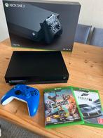 Xbox One X in zeer goede staat met 2 spellen, Online, 1 speler, Racen en Vliegen, Ophalen of Verzenden