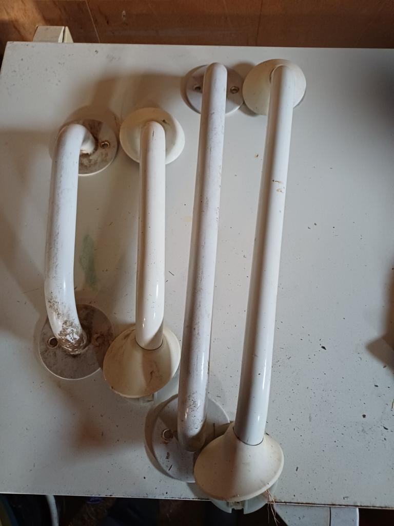 Badkamer hulpmiddelen, Ophalen