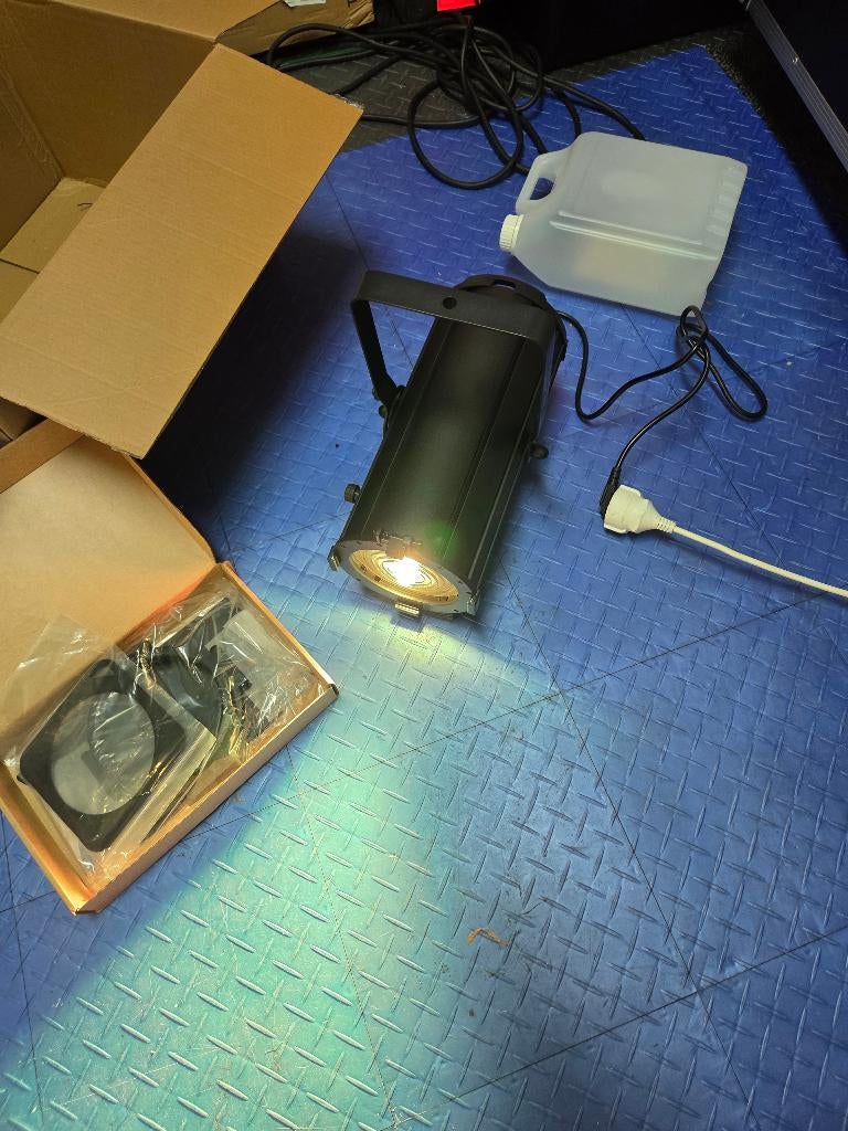 Showtec ACT 150 RGBAL - kleuren theaterspot DEMO, Ophalen, Zo goed als nieuw, Licht, Kleur