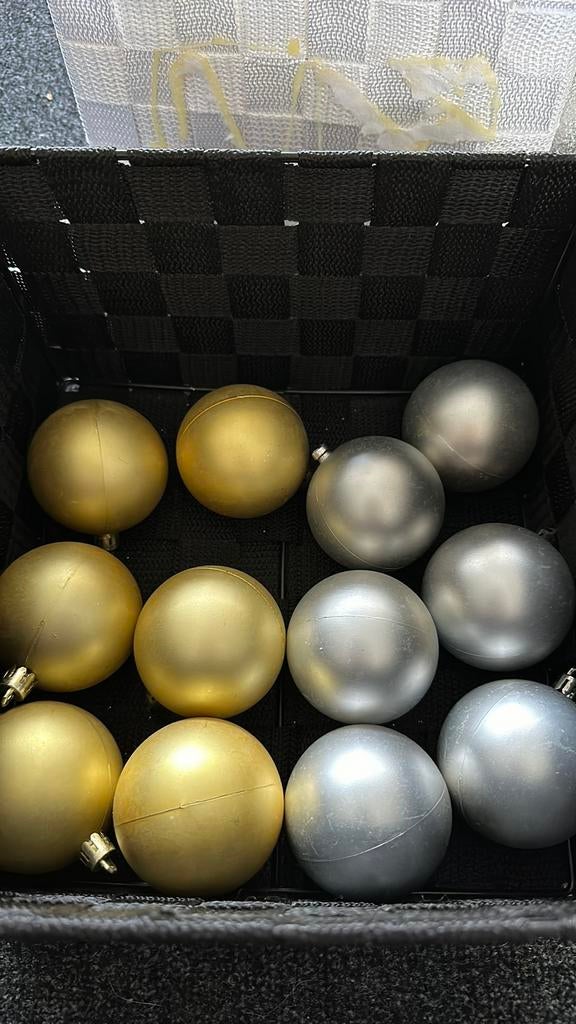 Laatste ‼️ 12 goud/zilver mat kerstballen te koop nieuw ‼️‼️, Ophalen of Verzenden, Nieuw