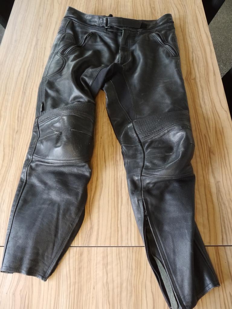 (24) Richa broek leder, maat 52/34, Broek | leer, Dames, Ophalen of Verzenden, Richa