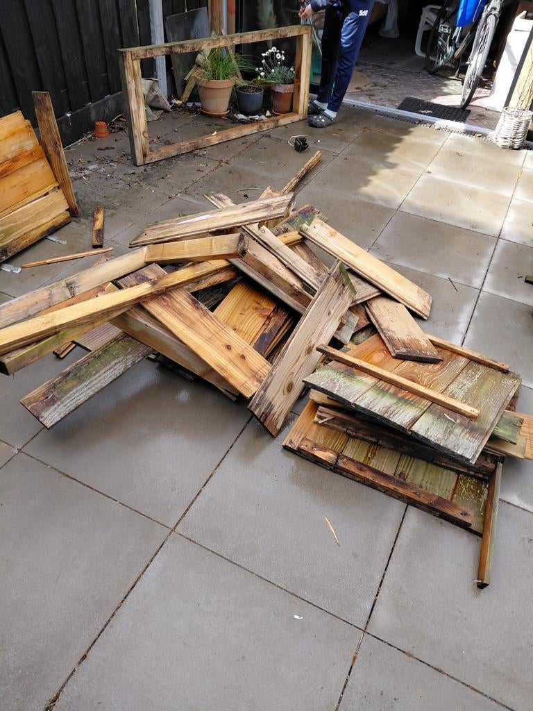 GRATIS! Diverse gebruikte houten planken en balken, Doe-het-zelf en Verbouw, Hout en Planken, Ophalen, Gebruikt, 25 tot 50 mm