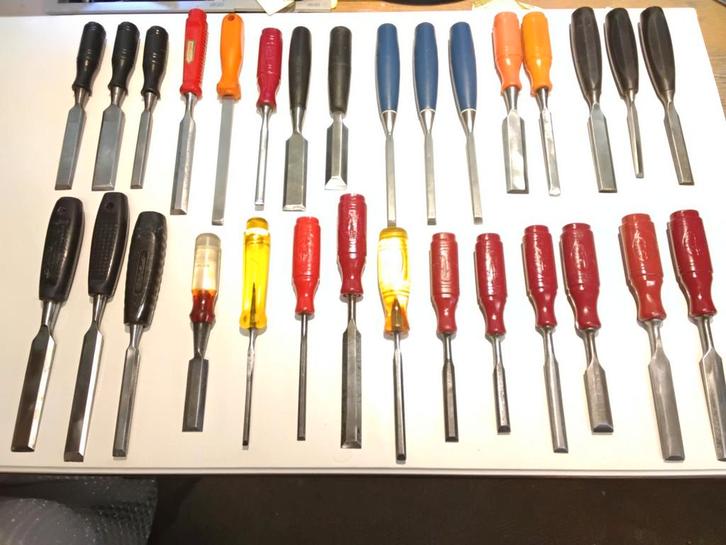 Grote partij beitels met slagvast heft. Ea berg,Bahco etc., Antiek en Kunst, Antiek | Gereedschap en Instrumenten, Ophalen of Verzenden