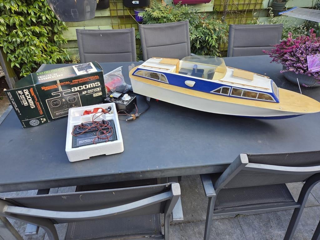 Huntsman modelboot, Ophalen, Zo goed als nieuw