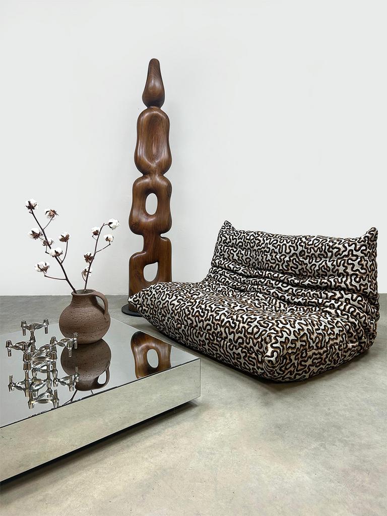 Ligne Roset Togo 2-zitsbank in unieke stof, Huis en Inrichting, Ophalen, 100 tot 125 cm, 150 tot 200 cm, Tweepersoons