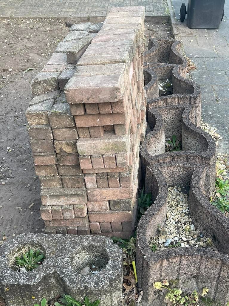 Gratis tuinsteen, Ophalen of Verzenden, Zo goed als nieuw, Beton, Klinkers