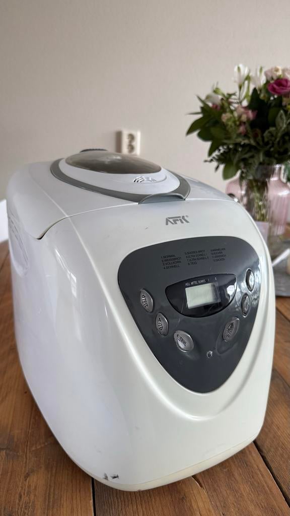 AFK Broodbakmachine - Wit, met timer en diverse programma's, Meer dan 10 programma's, 800 tot 1200 gram deeg, Zo goed als nieuw