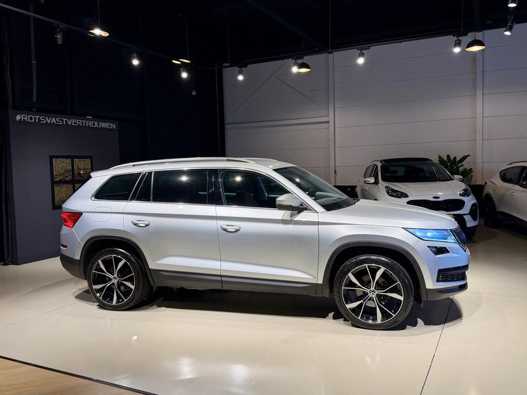 Skoda Kodiaq 1.4 TSI ACT Style DSG Navi|Camera|ACC|LED Zilve, Auto's, Skoda, Stof, Gebruikt, Huisgarantie, 4 cilinders