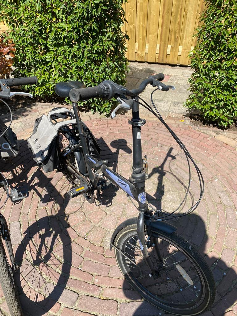 Vouwfiets 2x met fietstassen, Fietsen en Brommers, Fietsen | Vouwfietsen, Ophalen, Zo goed als nieuw, Deels opvouwbaar