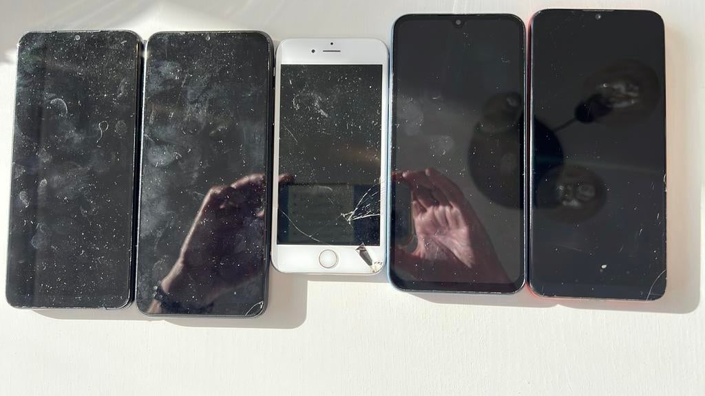 5 niet werkende telefoons in een koop doe een goed bod, Ophalen of Verzenden, Zo goed als nieuw, Overige typen, Apple iPhone