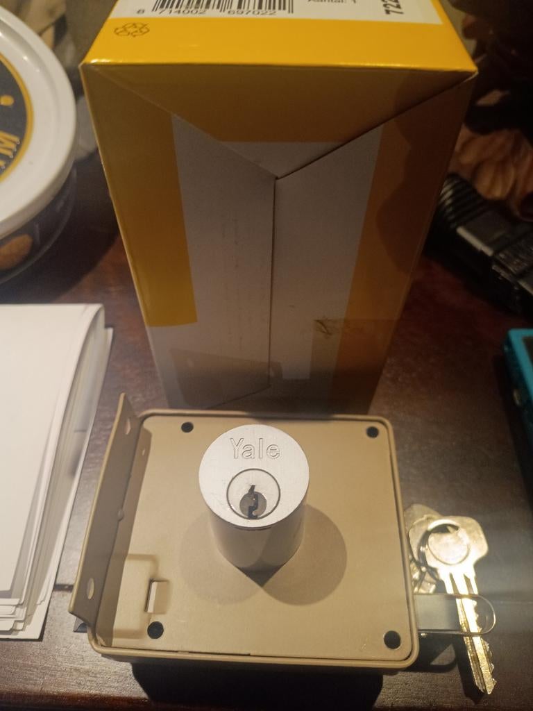 Yale oplegslot met vaste buitencilinder - 2 stuks nieuw, Ophalen of Verzenden