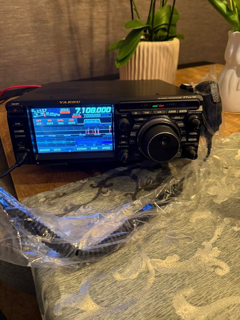 Zo goed als nieuwe Allmode yaesu FTdx10 in doos, Telecommunicatie, Zenders en Ontvangers, Ophalen, Zo goed als nieuw, Zender en Ontvanger
