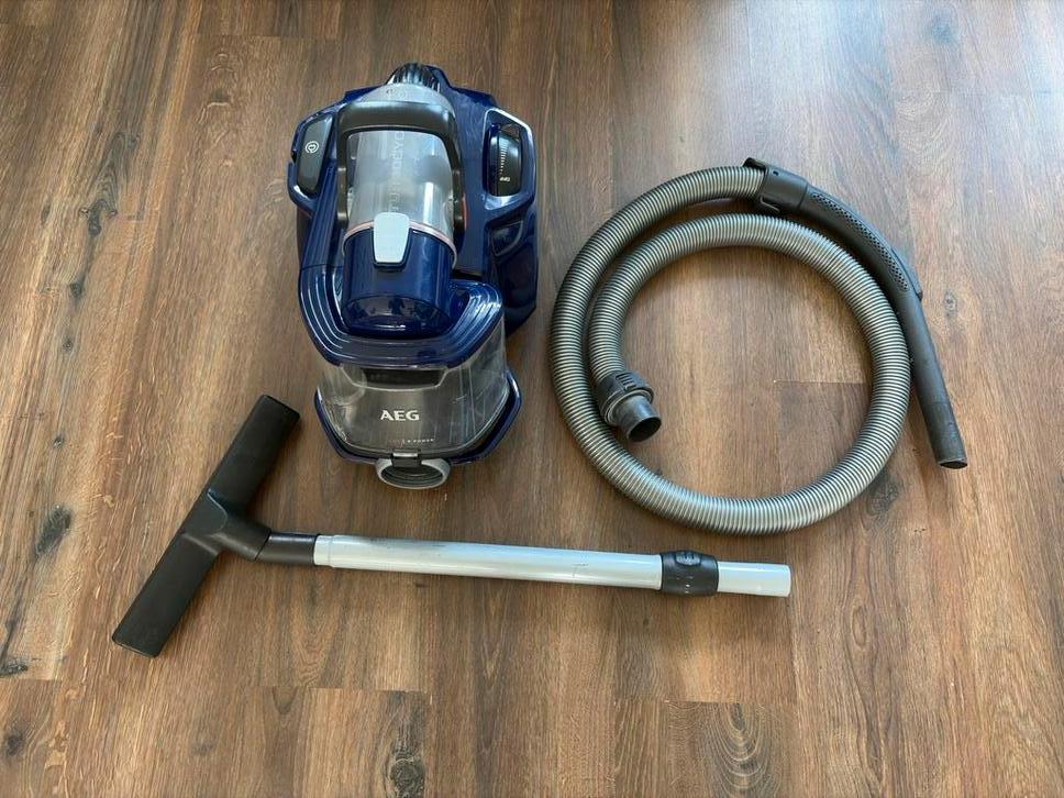 AEG LX7-2-DB zakloze stofzuiger met hepa filter, Gebruikt, Stofzuiger, Ophalen of Verzenden, Minder dan 1200 watt