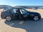 BMW 3-Serie 1.6 320I 125KW EDE 2013 Zwart, Auto's, Achterwielaandrijving, 4 cilinders, Zwart, 75 €/maand
