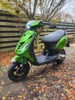 Custom Piaggio Zip 2takt BROM! (Scooter brommer tweetakt), Ophalen, Zo goed als nieuw
