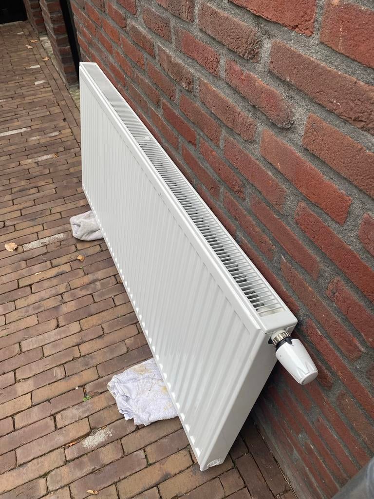 Stelrad radiator type 22 – 1400 x 600 – middenaansluiting, 30 tot 80 cm, Gebruikt, Radiator, Ophalen of Verzenden