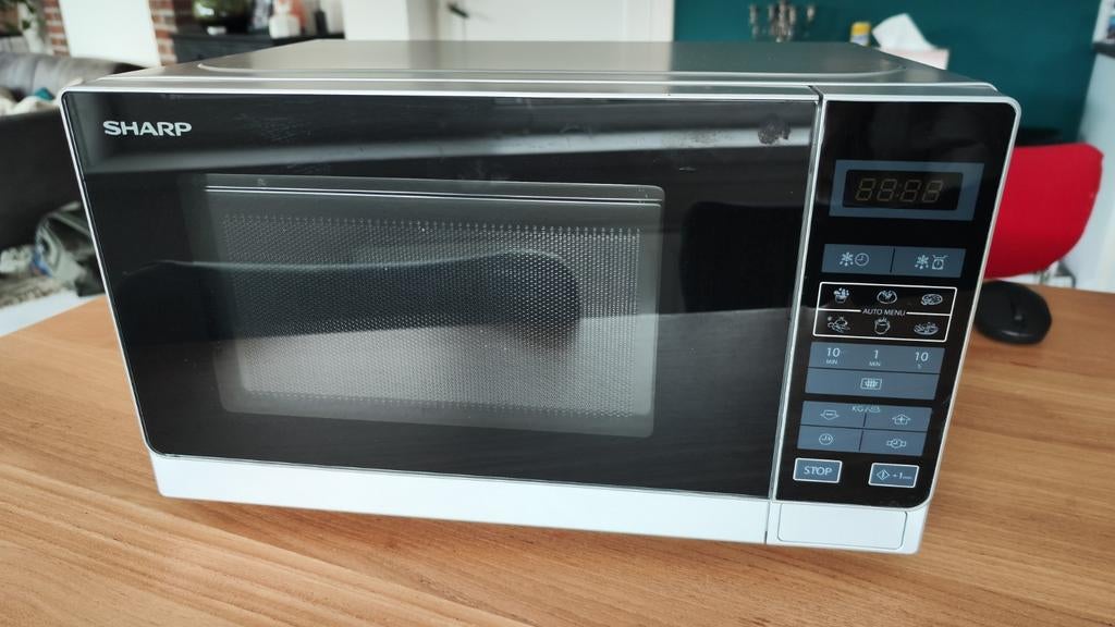 Sharp Magnetron - Compact en Functioneel, Witgoed en Apparatuur, Magnetrons, Gebruikt, Vrijstaand, Magnetron, Minder dan 45 cm