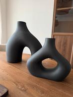 Zwarte vazen | H&M Home, Huis en Inrichting, Ophalen, Zo goed als nieuw, Zwart, Minder dan 50 cm