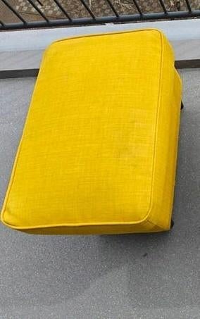 Ikea Standmon voetenbank geel, Huis en Inrichting, Banken | Voetenbanken en Poefen, Ophalen, Minder dan 50 cm, Zo goed als nieuw