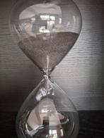 Glazen zandloper met zwart zand, Huis en Inrichting, Woonaccessoires | Overige, Ophalen of Verzenden, Zo goed als nieuw