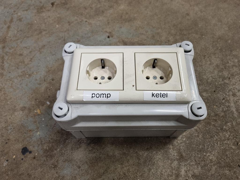 kleine montagedoos  kabeldoos elektra met 2 stopcontacten