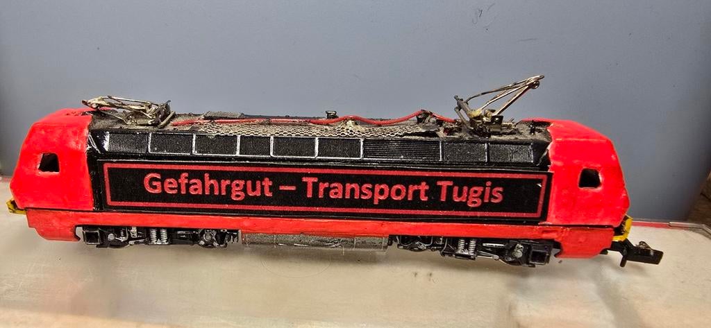 Minitrix gefahrgut transport fantasielok loop of sloop rijdt, Hobby en Vrije tijd, Gebruikt, Trix, Ophalen of Verzenden, Gelijkstroom