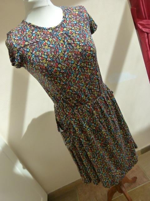 Bloemenjurkje maat S 36 Clockhouse jurk, Kleding | Dames, Jurken, Zo goed als nieuw, Maat 36 (S), Overige kleuren, Boven de knie