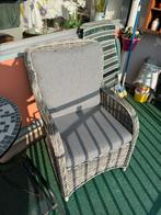 2 wicker dining stoelen, Ophalen, Zo goed als nieuw