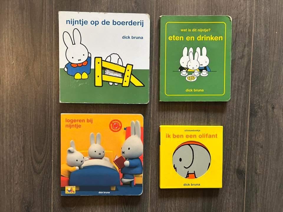 Nijntje karton boekjes - Dick Bruna, Boeken, Kinderboeken | Baby's en Peuters, Ophalen of Verzenden, Gelezen, Uitklap-, Voel- of Ontdekboek