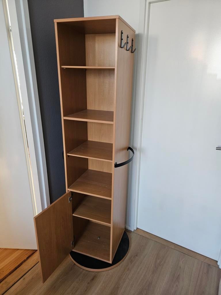 Draaiende kast met spiegel en haken, Ophalen, Gebruikt