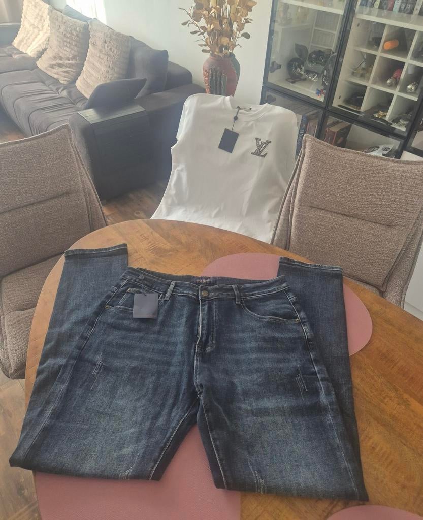 Wit T-shirt en broek, Ophalen of Verzenden, Nieuw