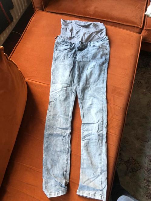 Twee jeans love2wait en supermom maat 32, Kleding | Dames, Positiekleding, Zo goed als nieuw, Broek of Spijkerbroek, Blauw, Ophalen of Verzenden