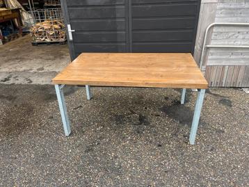 Industriële Tafel - Hout & Staal - 160x100x80cm beschikbaar voor biedingen