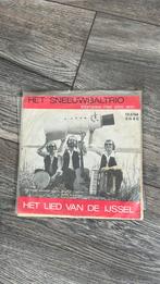 Het sneeuwbaltrio - het lied van de ijssel, Ophalen of Verzenden, Zo goed als nieuw, Overige formaten, Levenslied of Smartlap