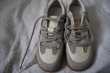 sneakers beige 38 beschikbaar voor biedingen