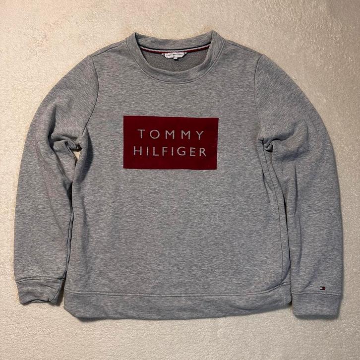 Tommy Hilfiger Logo Sweater – Grijs – Dames Maat S, Kleding | Dames, Truien en Vesten, Zo goed als nieuw, Maat 38/40 (M), Grijs