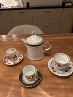 Kopjes en schotels en koffie/theekan, Huis en Inrichting, Keuken | Servies, Ophalen, Gebruikt, Overige stijlen, Kop(pen) en/of Schotel(s)