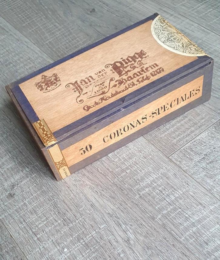 VOL KISTJE MET 50 OUDE  SIGAREN, Verzamelen, Rookartikelen, Aanstekers en Luciferdoosjes, Zo goed als nieuw, Tabaksdoos of Verpakking