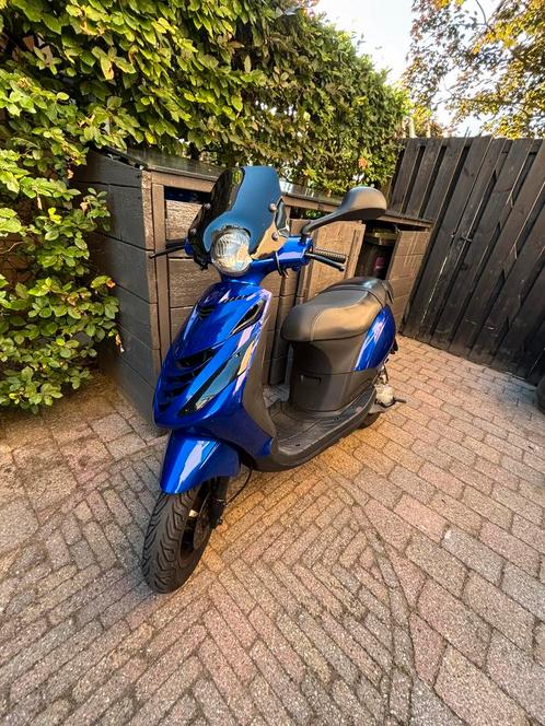 Piaggio zip 70cc, Fietsen en Brommers, Scooters | Piaggio, Zo goed als nieuw, Zip, Ophalen of Verzenden