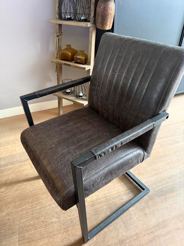 6 bruine leren stoelen, Huis en Inrichting, Stoelen, Zo goed als nieuw, Vijf, Zes of meer stoelen, Metaal, Bruin, Ophalen