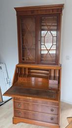 Heldense secretaire met vitrinekast, Ophalen