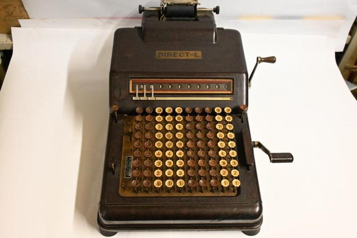 Direct L rekenmachine telmachine bakeliet calculator, Antiek en Kunst, Antiek | Kantoor en Zakelijk, Ophalen of Verzenden