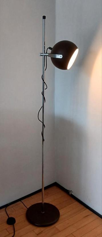 Vintage, jaren 70 vloerlamp met verstelbare donker bruine bo beschikbaar voor biedingen